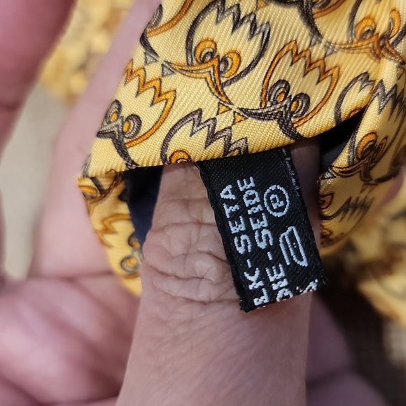 Authentic Salvatore Ferragamo silk necktie - Picture 6 of 8